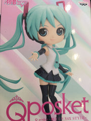 Q Posket Hatsune Miku V4X Prize Figure (In-stock)