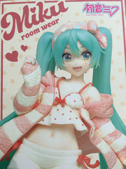 Taito Hatsune Miku Room Wear Prize Figure (In-stock)